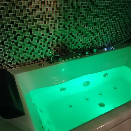 Maison Avec Jardin Et Baignoire Jacuzzi Proche