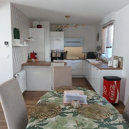 Maison Avec Jardin Et Baignoire Jacuzzi Proche Hébergement de vacances *